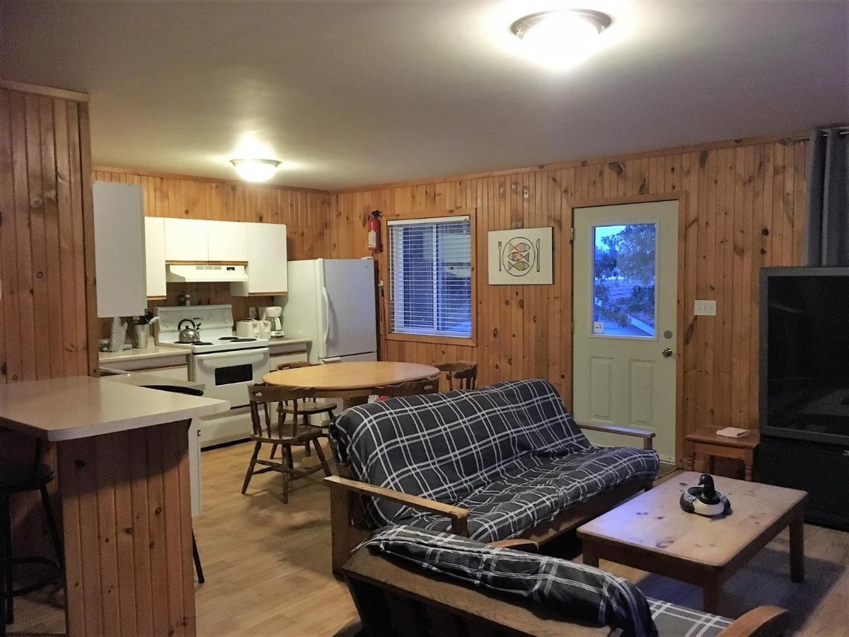 Merland Park Cottages And Motel Picton Exterior foto